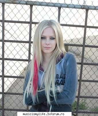 adik aqm o sa pun una cu shuvitza p!nk  :nod: poze avril